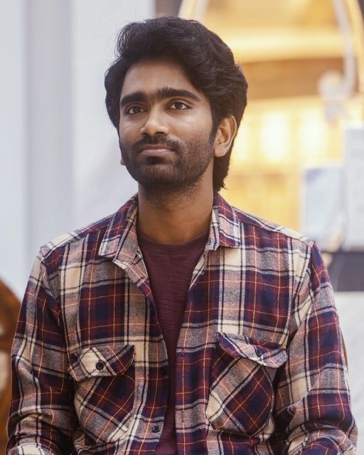 512x640 Pradeep Ranganathan Image