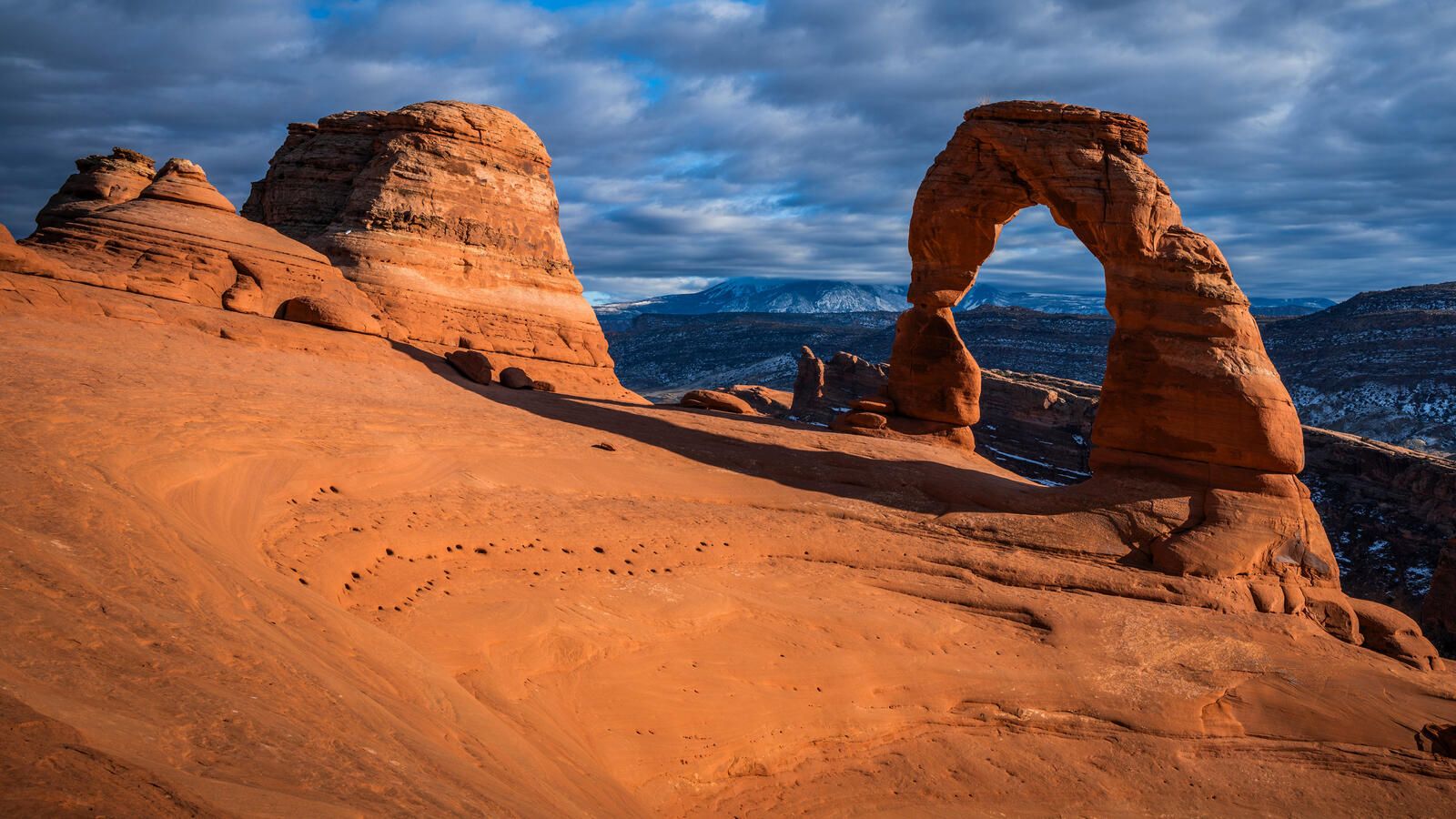 1600x900 A stone arch in the middle of nowhere · 1600x900 free photo from skywolfx and wallpaper