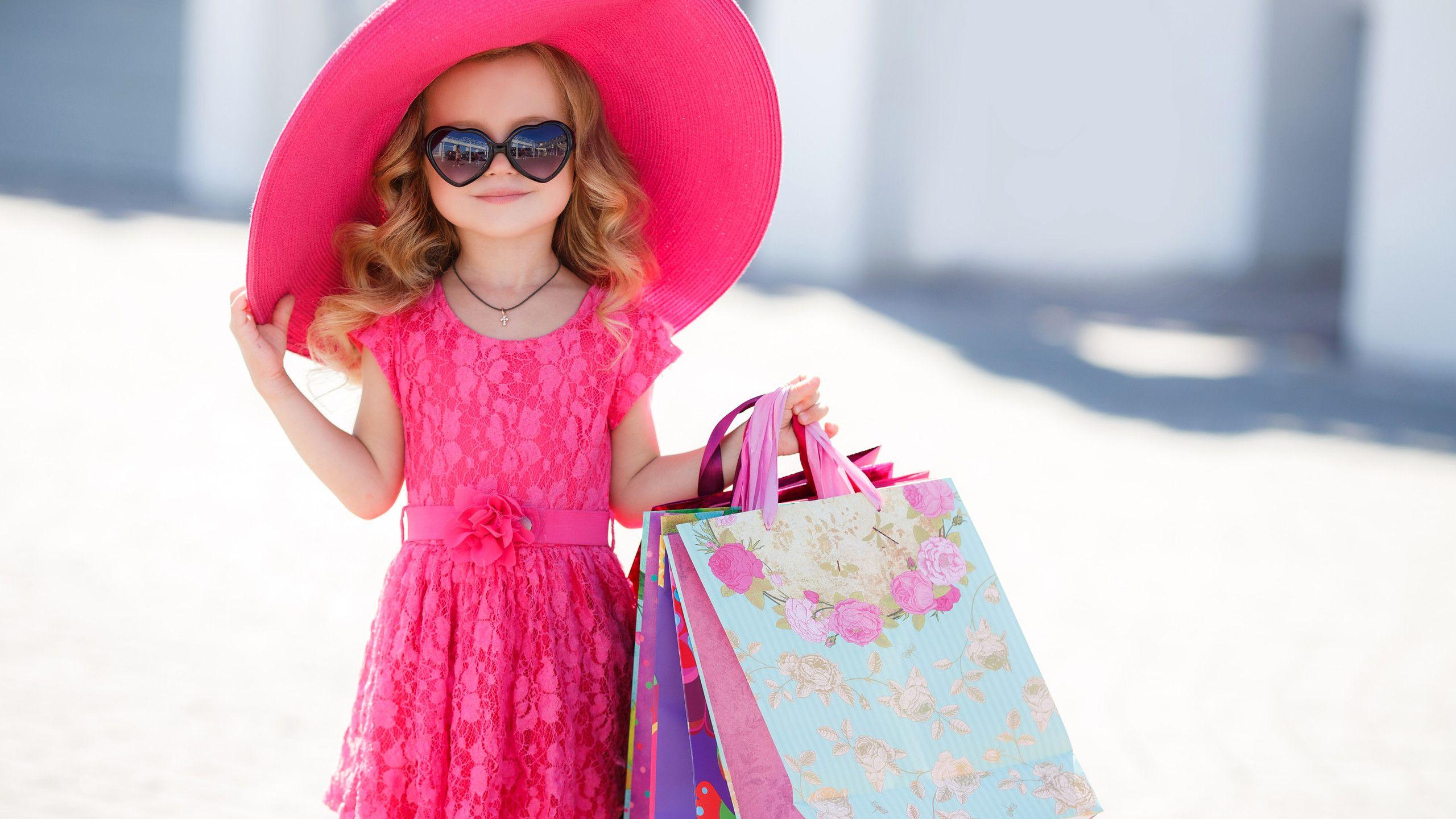 2560x1440 Small Girl Pink Hat 1440P Resolution HD 4k Wallpaper