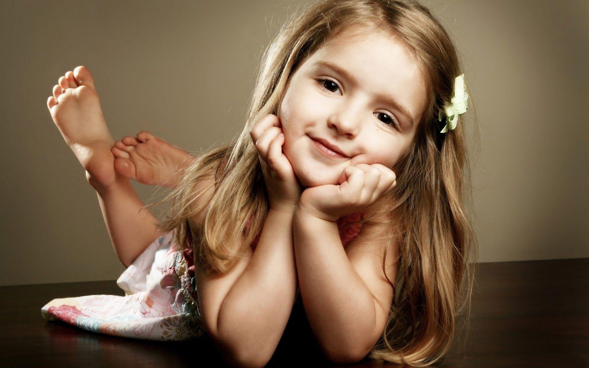 1920x1200 Beautiful Small Girl Babies