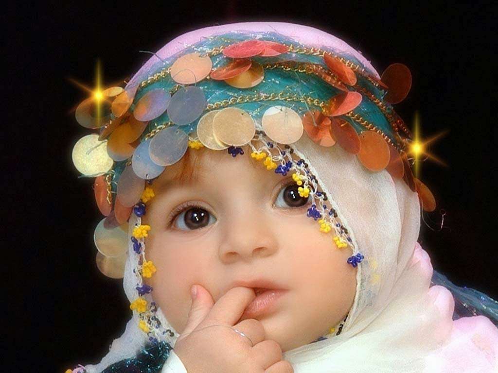1024x768 Cute Small Girls Wallpaper