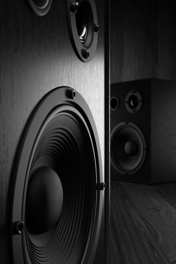 740x1110 Studio speaker Image