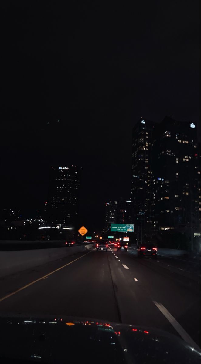 662x1200 Night Life ✨