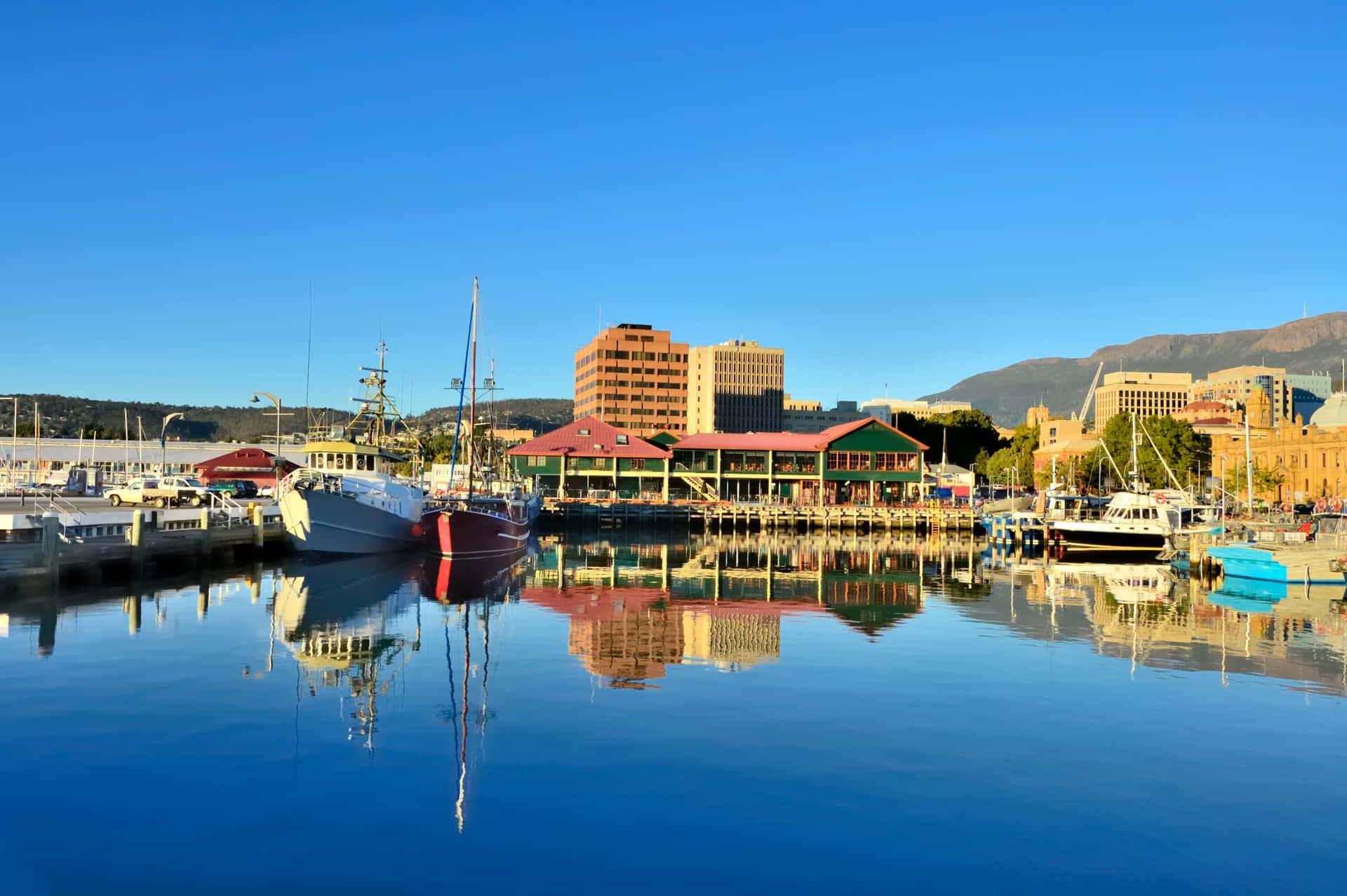 1920x1277 Download Captivating Hobart City Skyline At Dusk Wallpaper