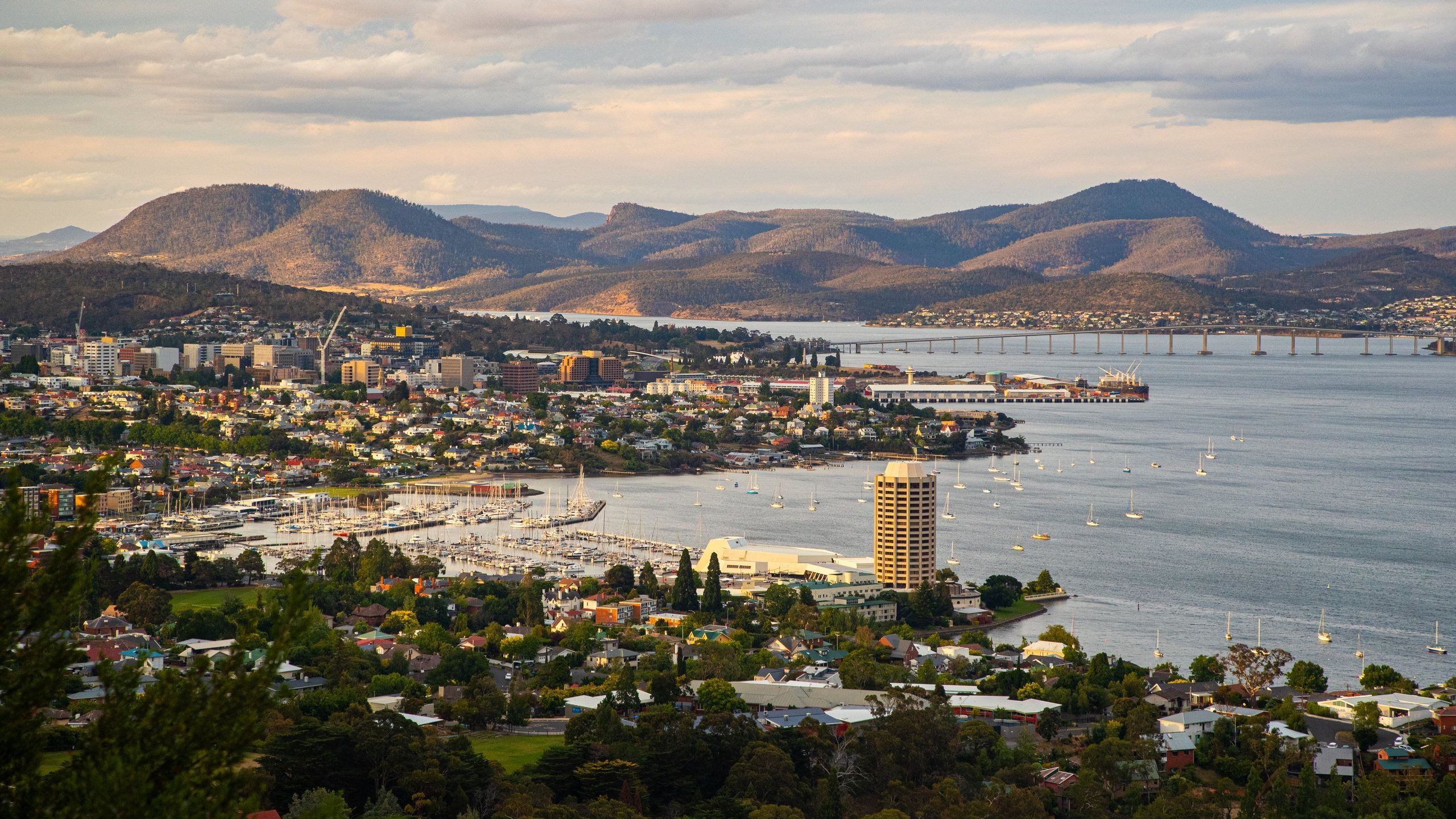 2560x1440 Visit Hobart: 2025 Travel Guide for Hobart, Tasmania