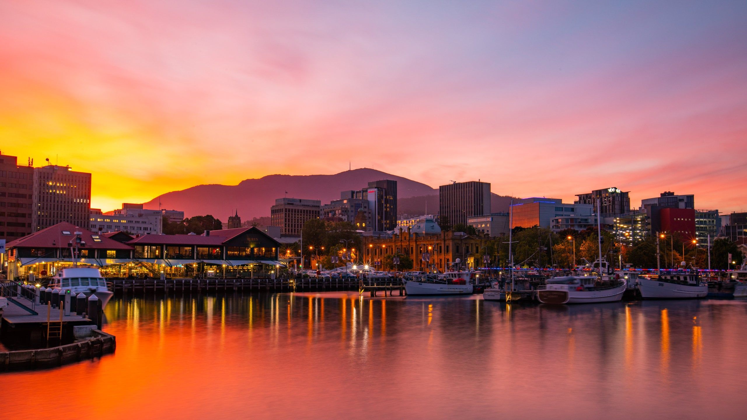 2560x1440 Visit Tasmania: 2025 Travel Guide for Tasmania, Australia