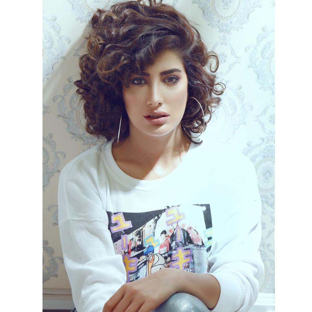 1080x1080 Mehwish Hayat's Biography. Portfolio. Image. Photo. HD