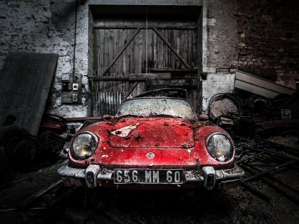 1024x768 Abandoned Old Rusty Car Wallpaper