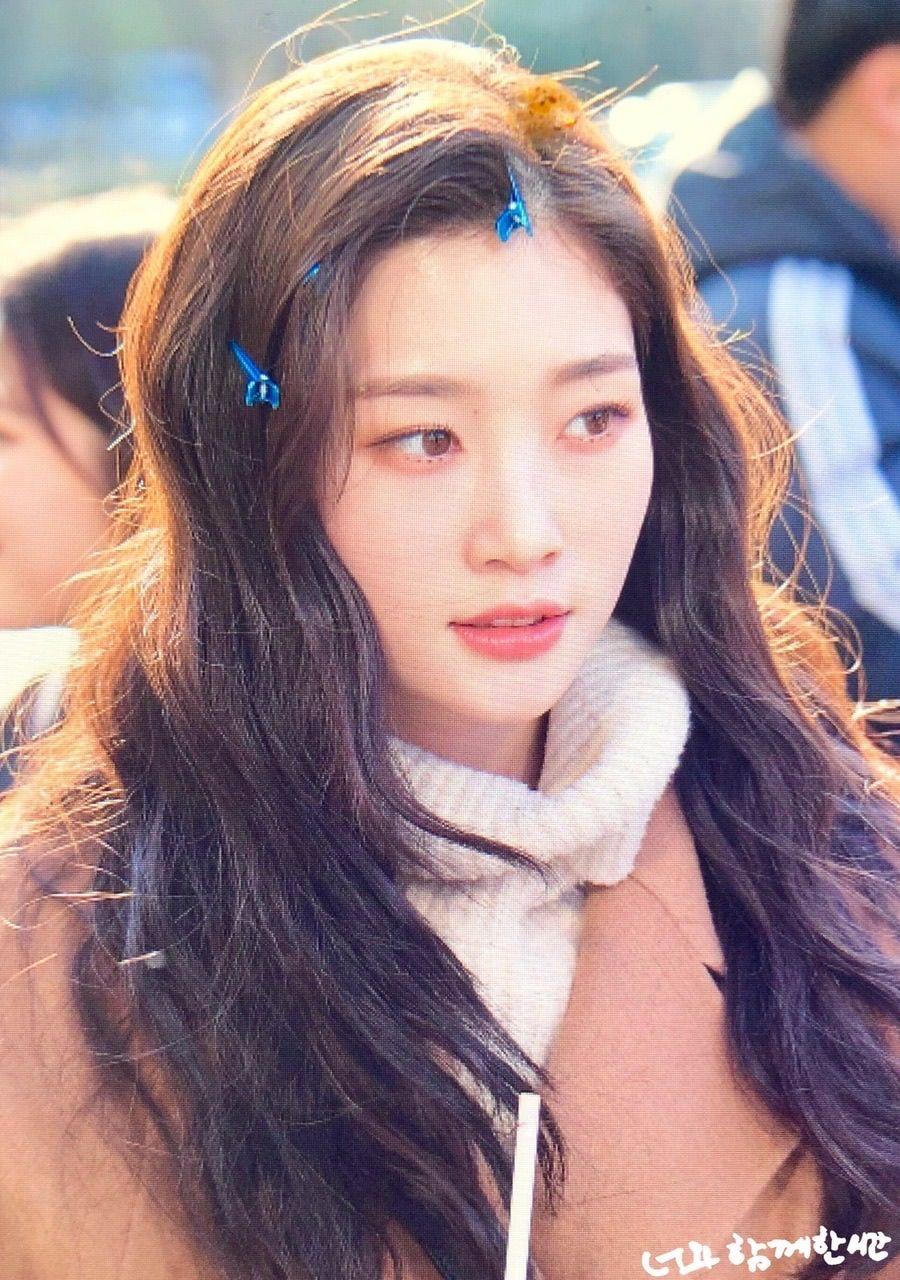 900x1280 image about Jung Chaeyeon trending