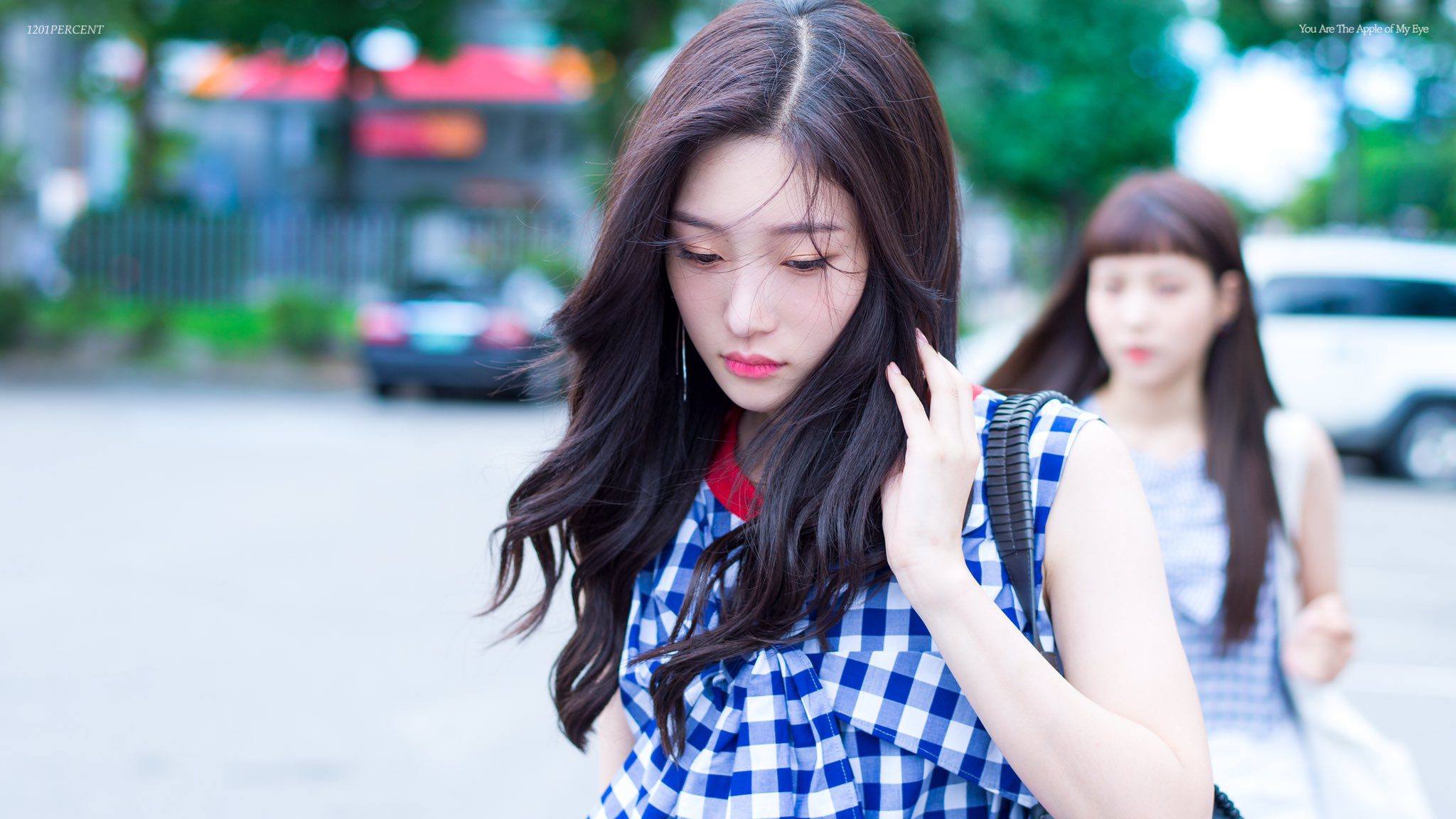 2048x1152 DIA Chaeyeon spotted in public looking more mature than ever