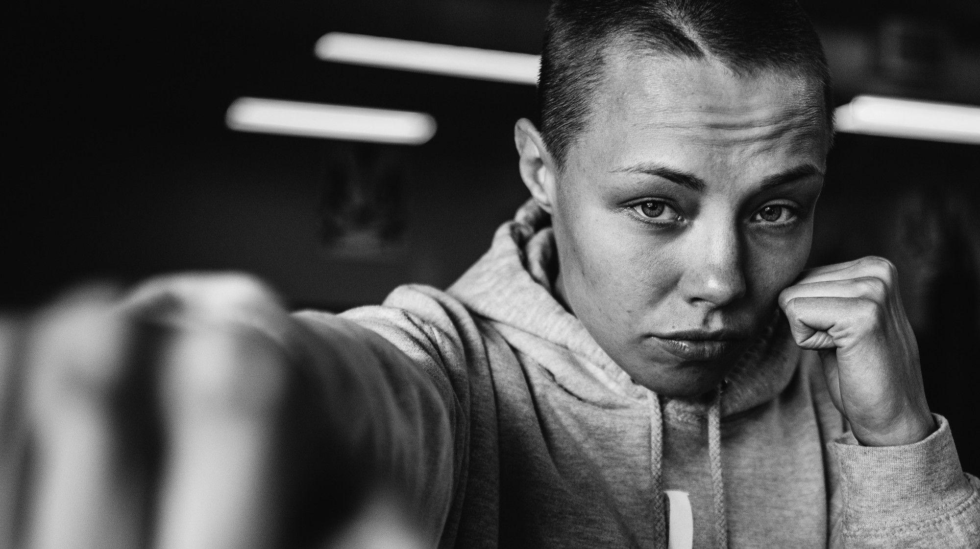 2000x1122 Photo Essay: Rose Namajunas Training Before UFC 223