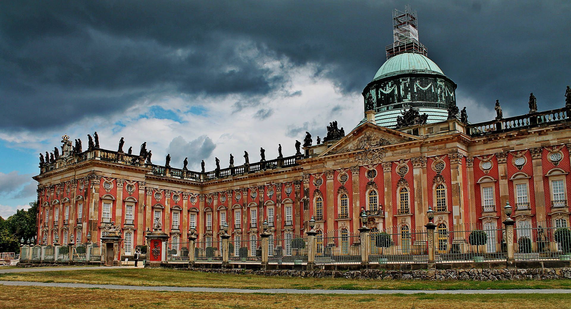 1920x1041 Download New Palace Potsdam Dark Clouds Wallpaper