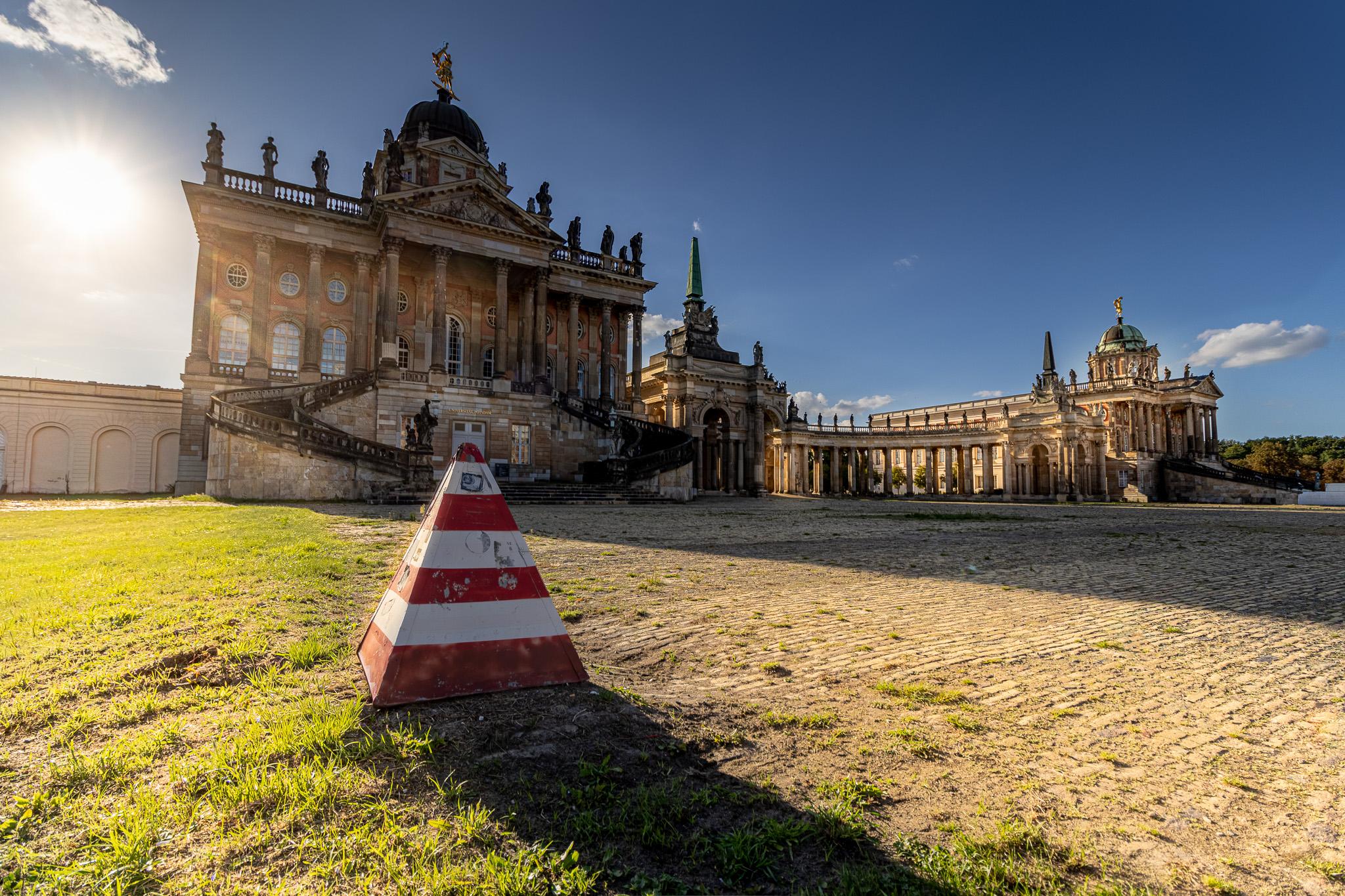 2048x1365 University (New Palace) in the Potsdam, Germany