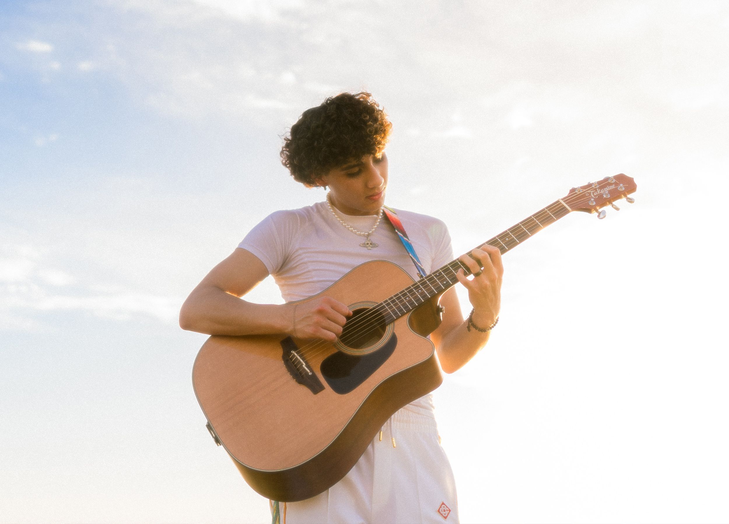 2500x1800 DannyLux Breaks Down Stand Out Tracks From New Album 'DLUX'