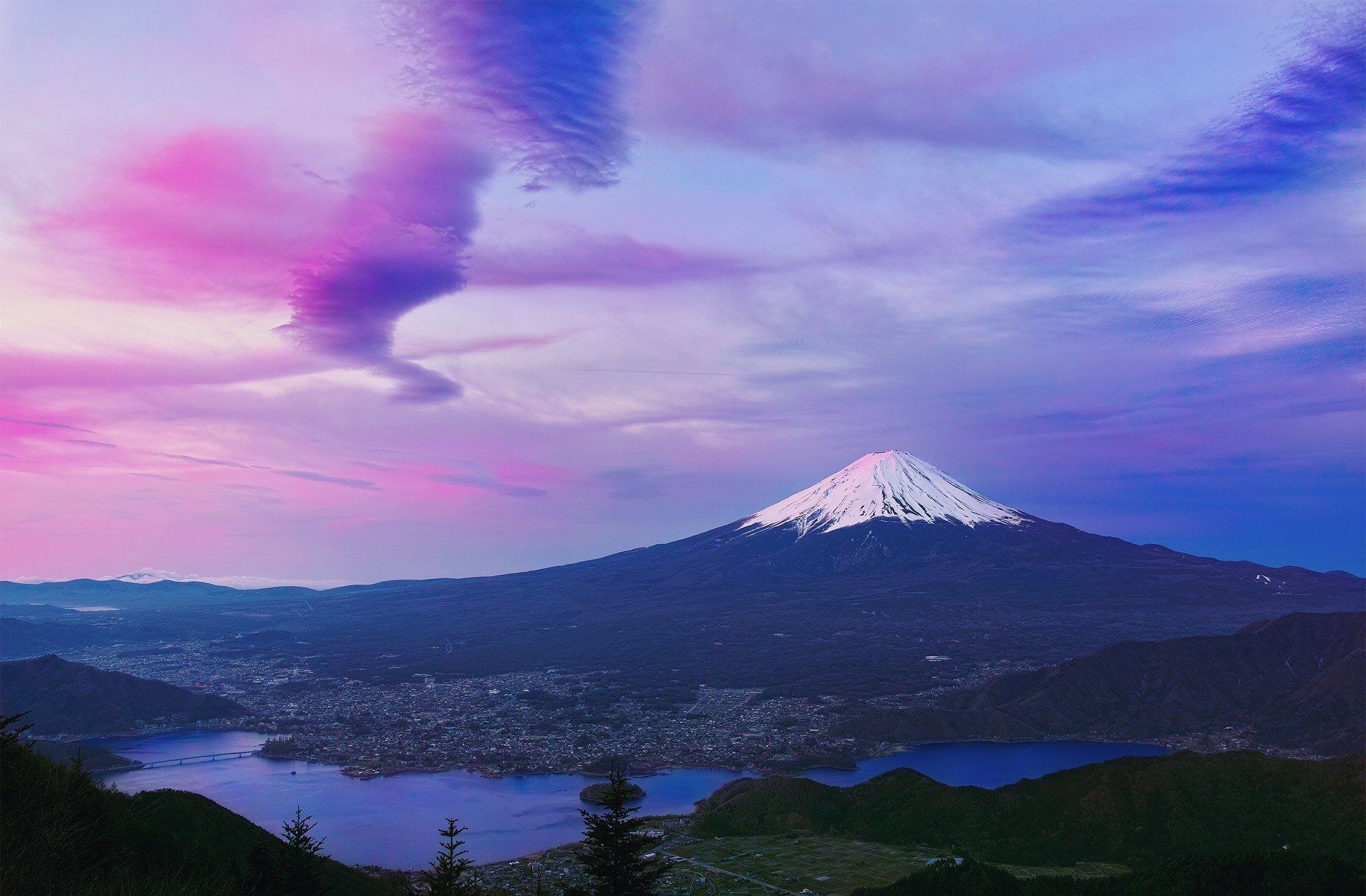 1920x1260 Majestic Mount Fuji: Stunning HD Nature Wallpaper from Japan