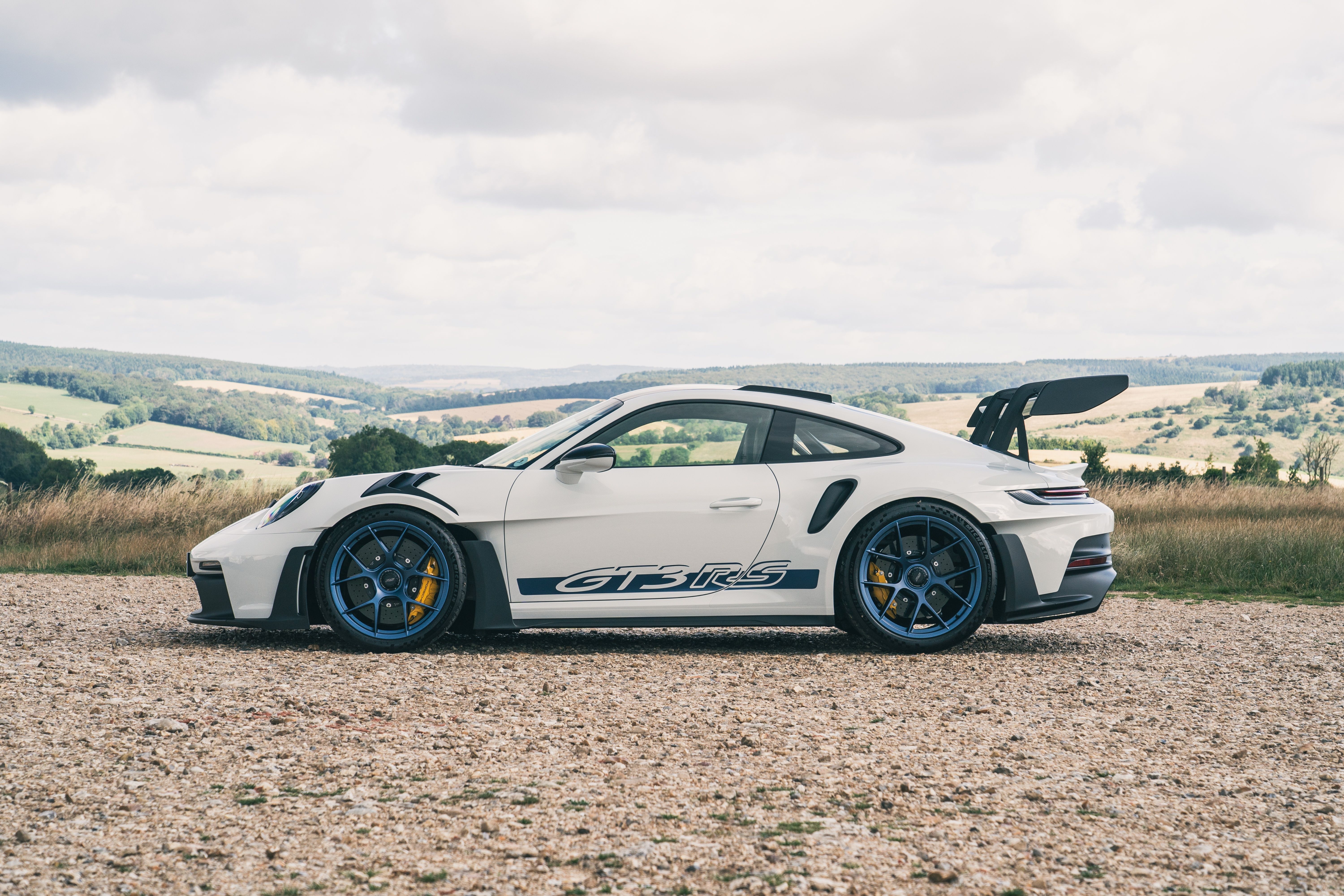 6000x4000 Wallpaper Porsche, Porsche, side view, Weissach Package, Porsche 911 GT3 RS for mobile and desktop, section porsche, resolution 6000x4000