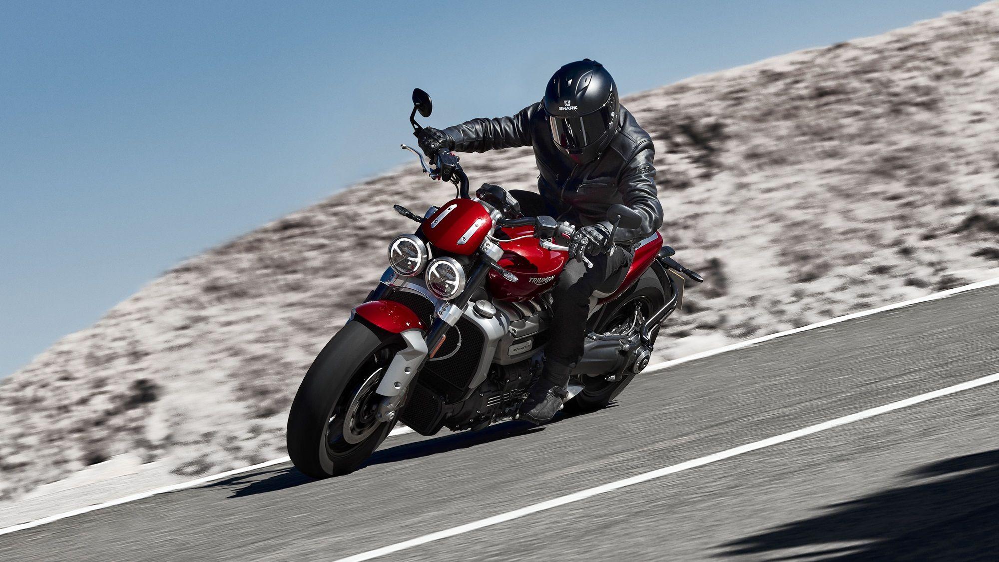 2000x1125 Triumph Rocket 3 R and GT HD wallpaper