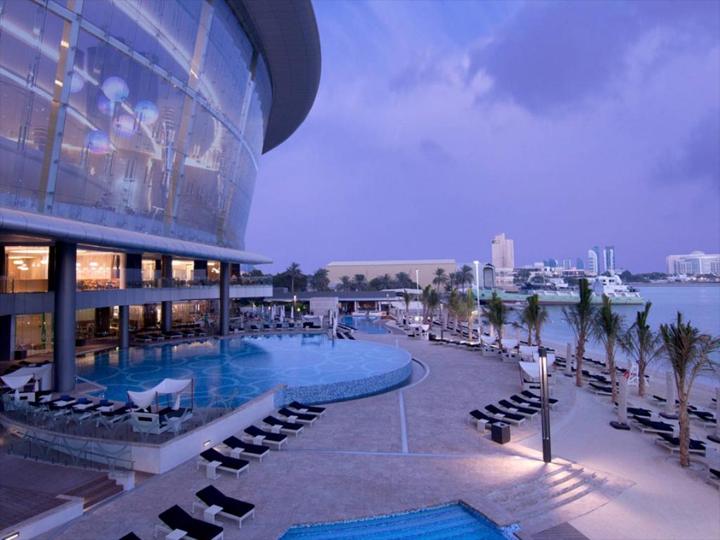 1024x768 Jumeirah at Etihad Towers Hotel in Abu Dhabi Deals, Photo