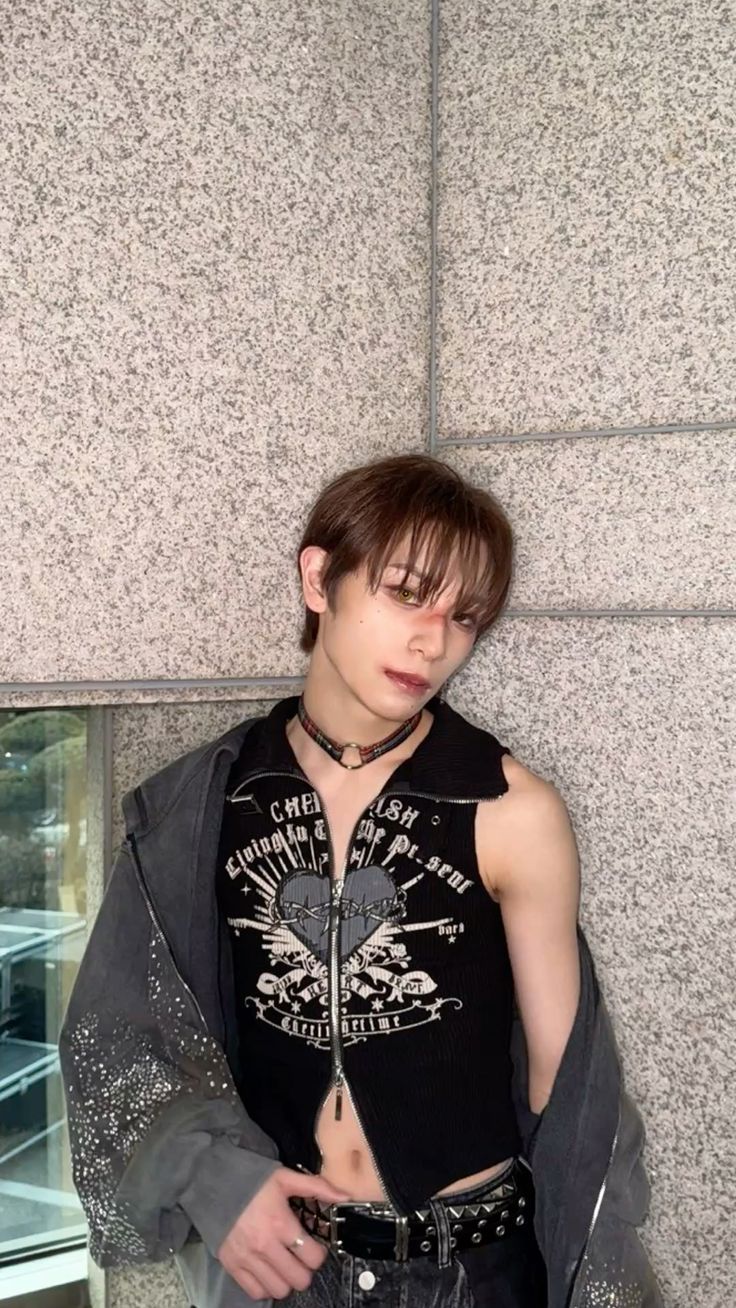 736x1308 XLOV Haru wallpaper