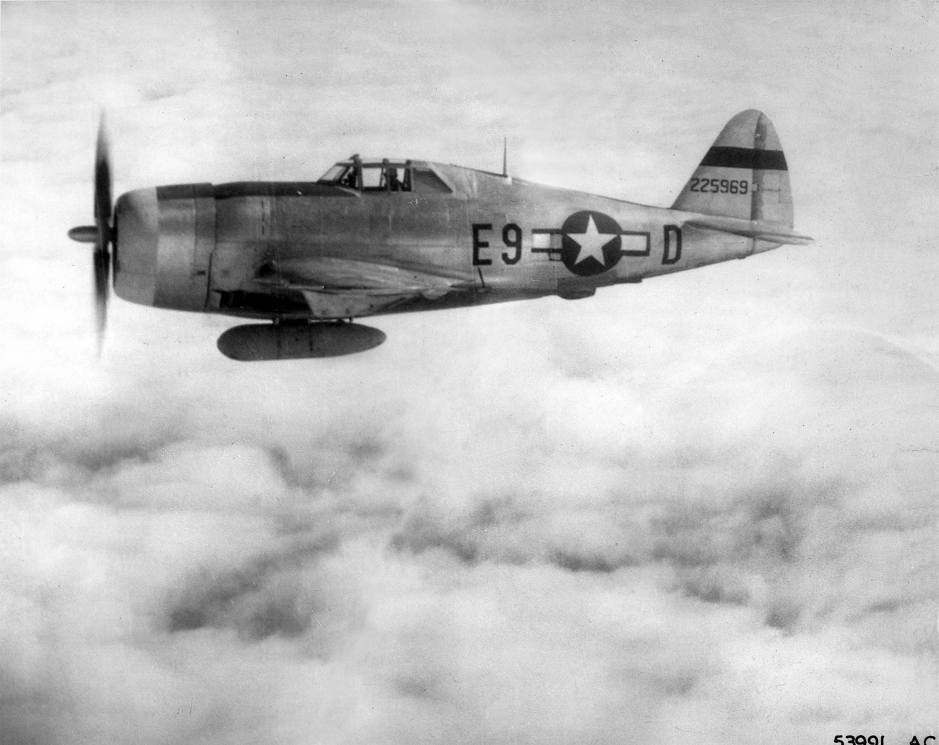 3025x2400 Republic P 47 Thunderbolt