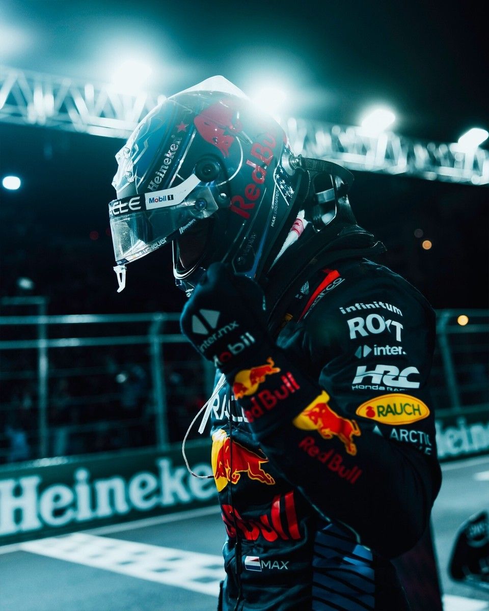 960x1200 Max Verstappen 2024 Las Vegas Grand Prix Portrait 8x10 Formula 1 Racing Photo