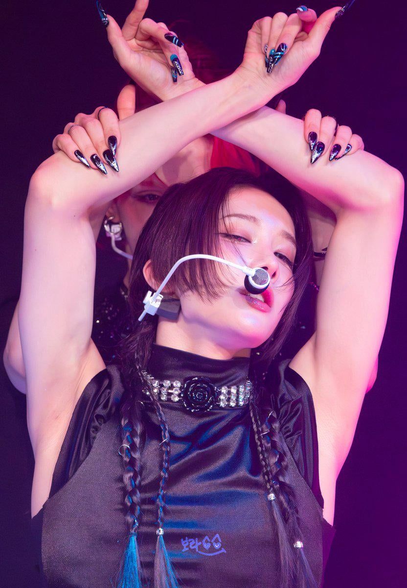 832x1200 Rui wallpaper ideas? I love rui's uxlxve fits but any will do ><