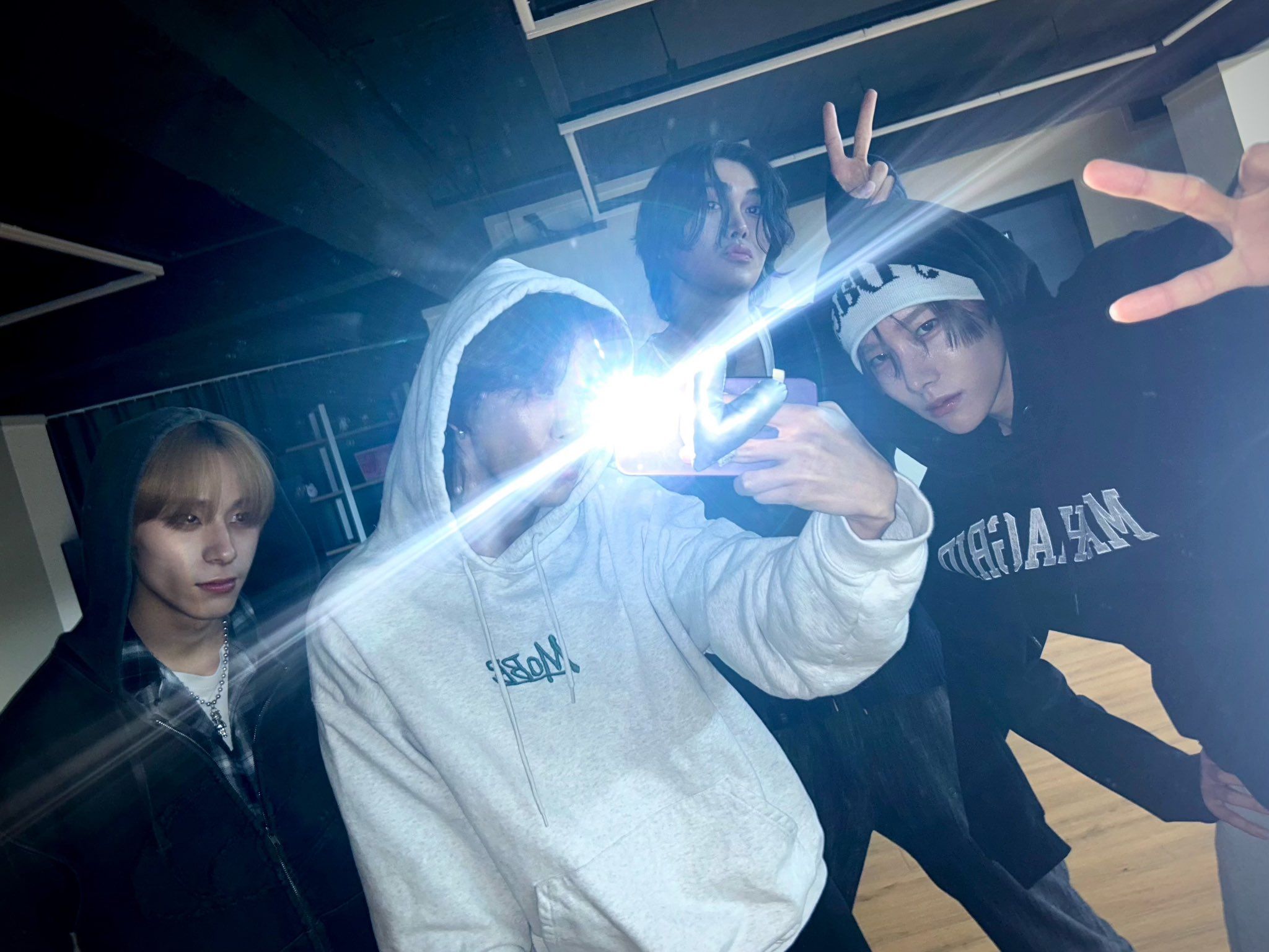 2048x1536 XLOV Single Album: I'mma Be (Debut Showcase Announcement + D 7 Teaser)