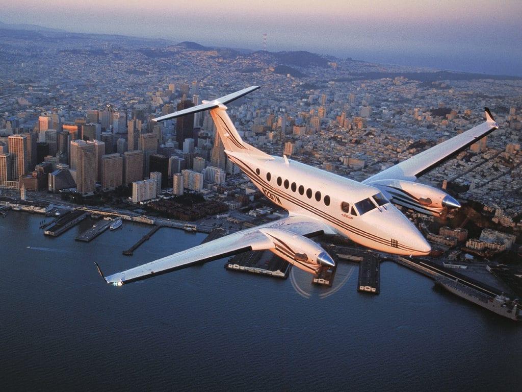 1024x768 Hawker Beechcraft King Air 350. Book a Private Jet Flight