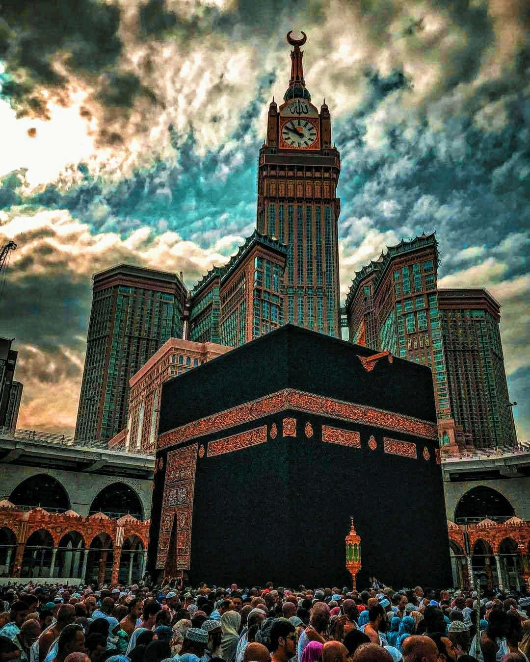 1080x1350 Download The ancient and sacred Kaaba in the city of Mecca, Saudi Arabia