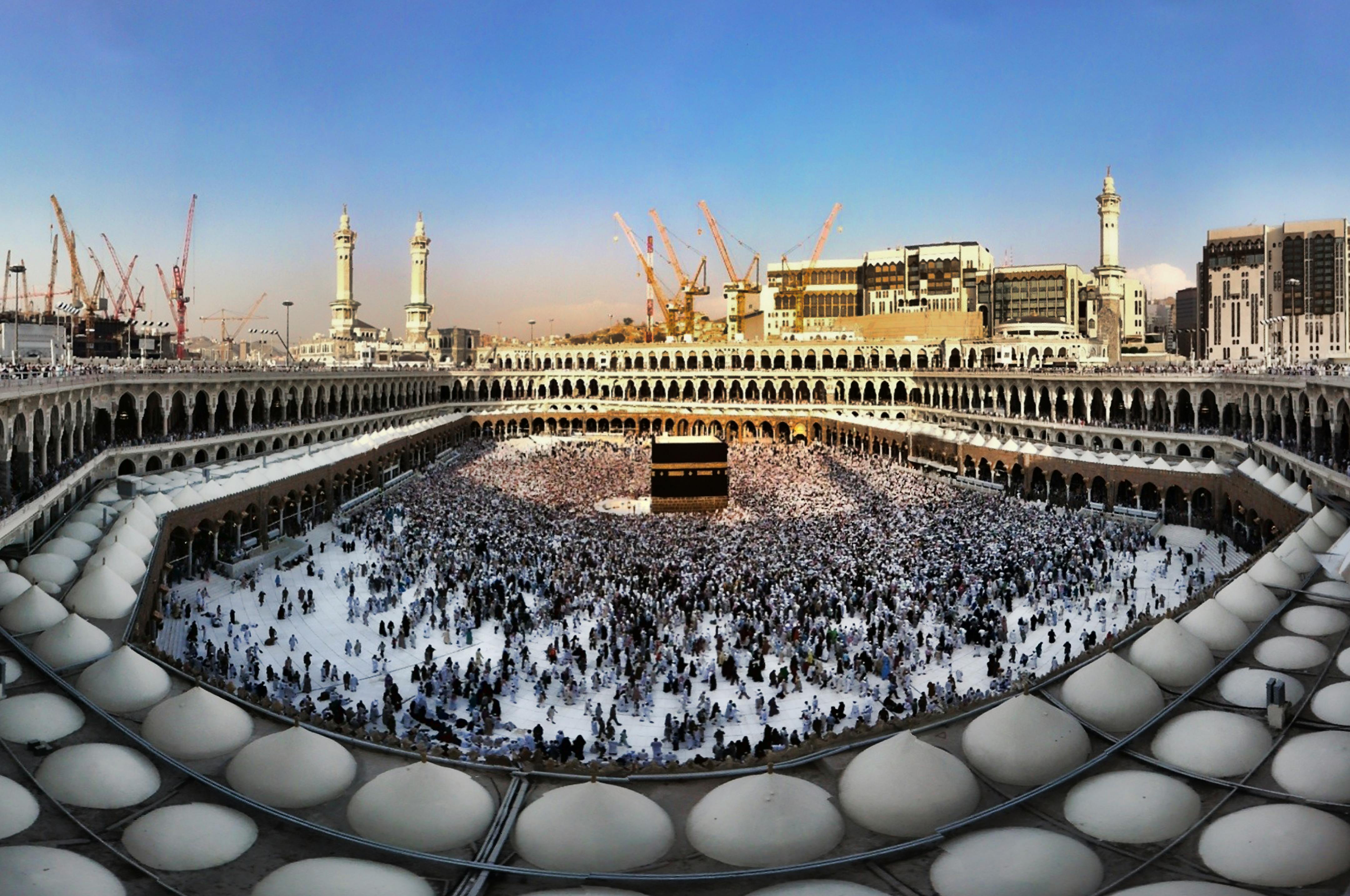 4320x2868 Pilgrims Around Al Kaba · Free