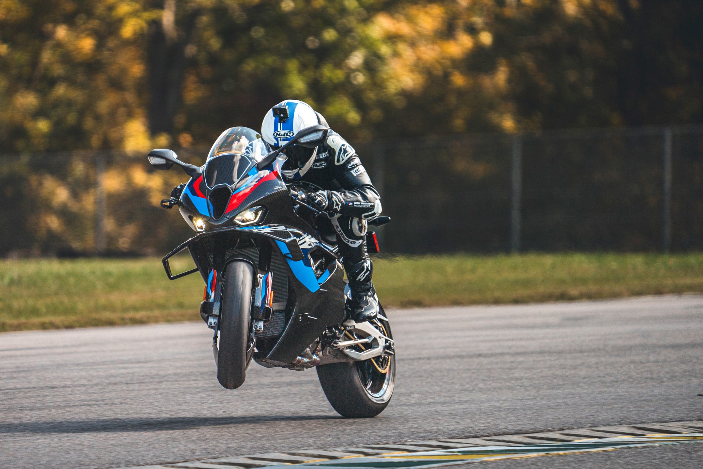 2250x1500 View Photo of the BMW M1000 RR Superbike at Lightning Lap 2024
