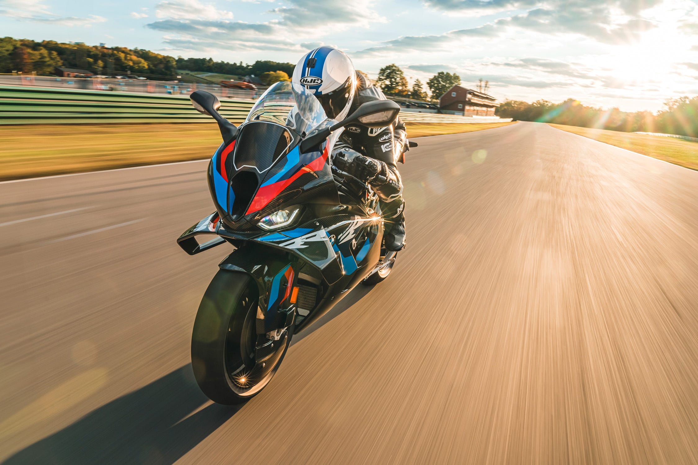 2250x1500 View Photo of the BMW M1000 RR Superbike at Lightning Lap 2024
