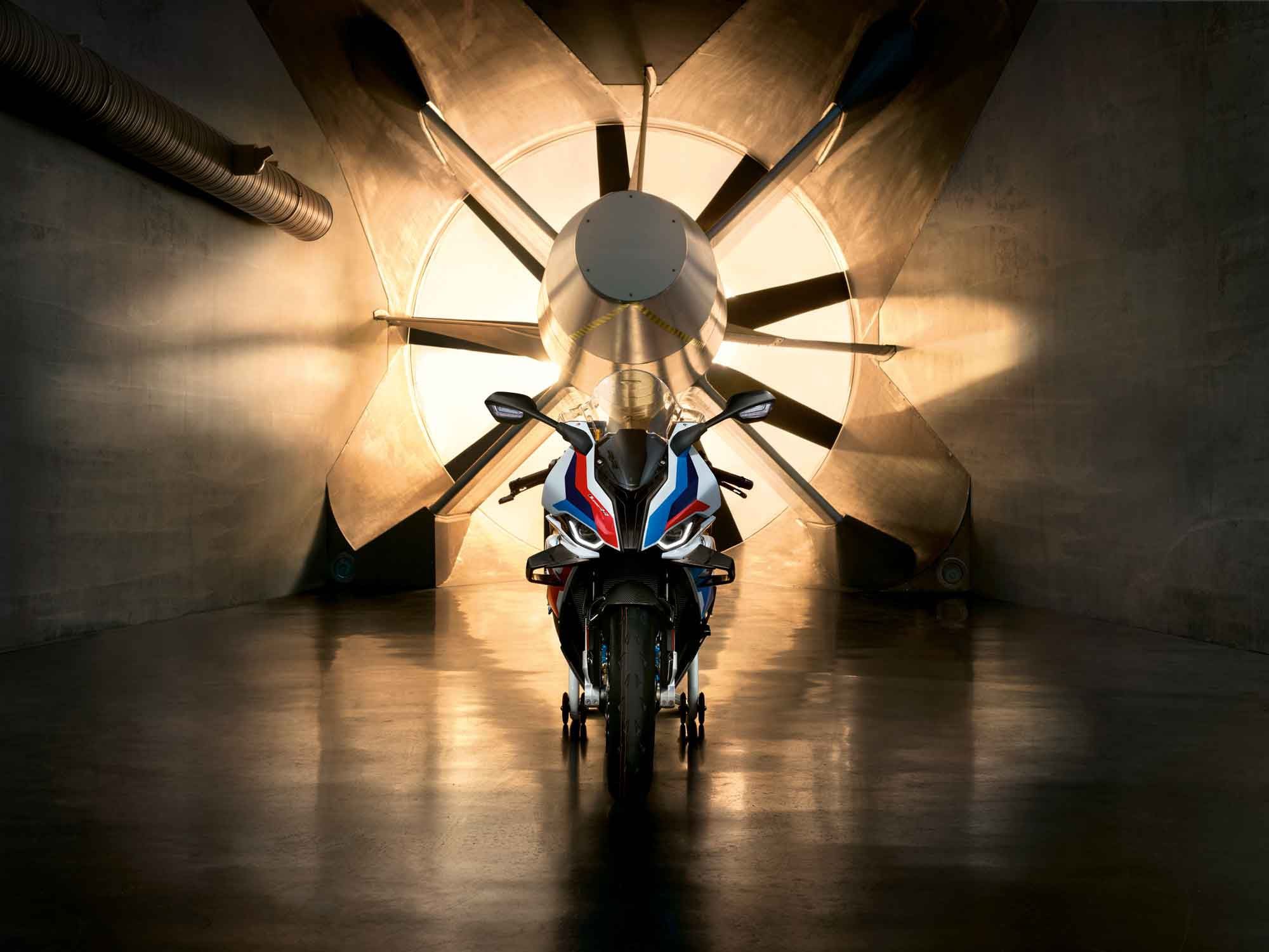 2000x1500 BMW M 1000 RR Review