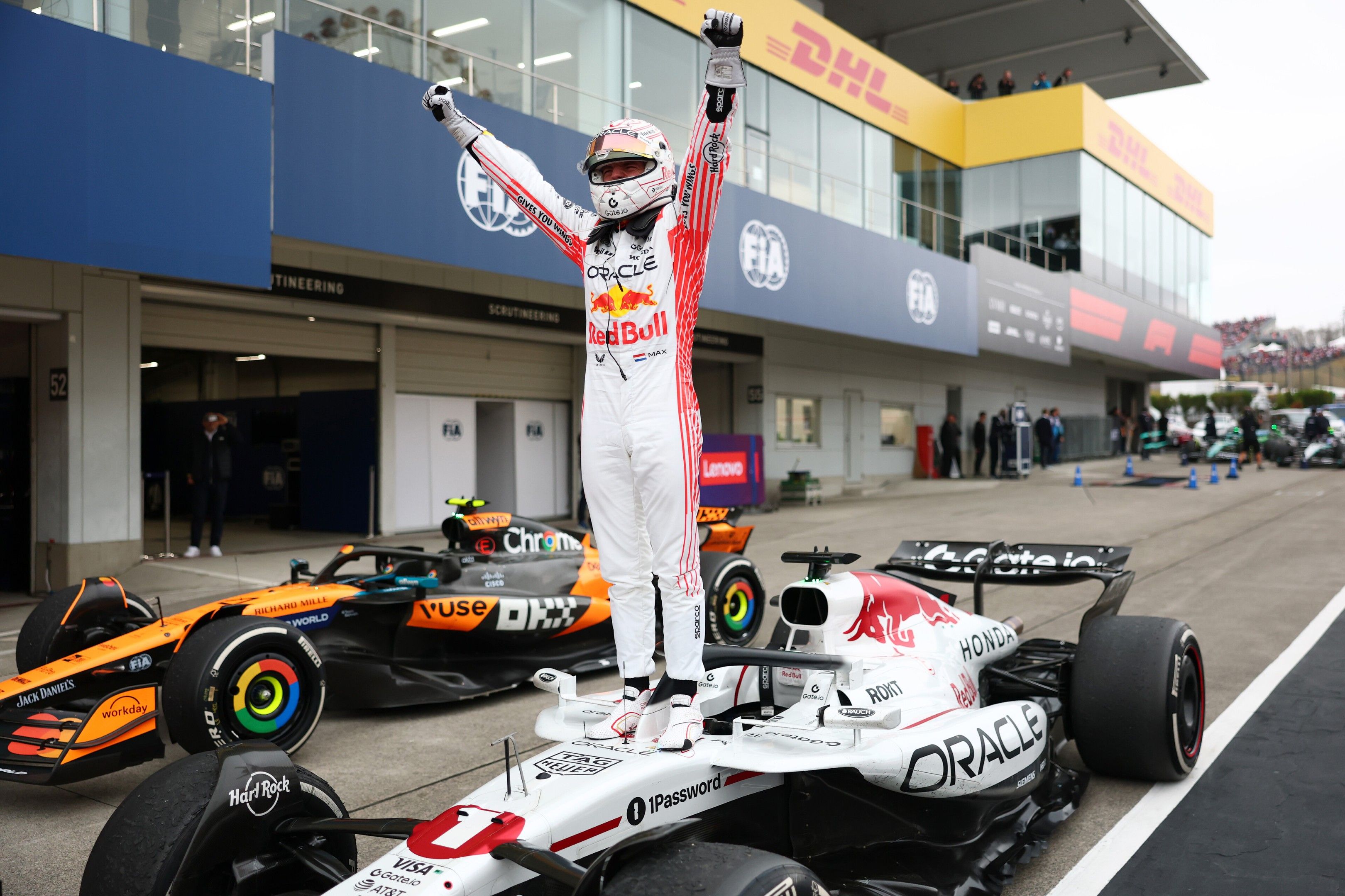 3240x2160 Wallpaper Photo 2025 Japanese F1 Grand Prix