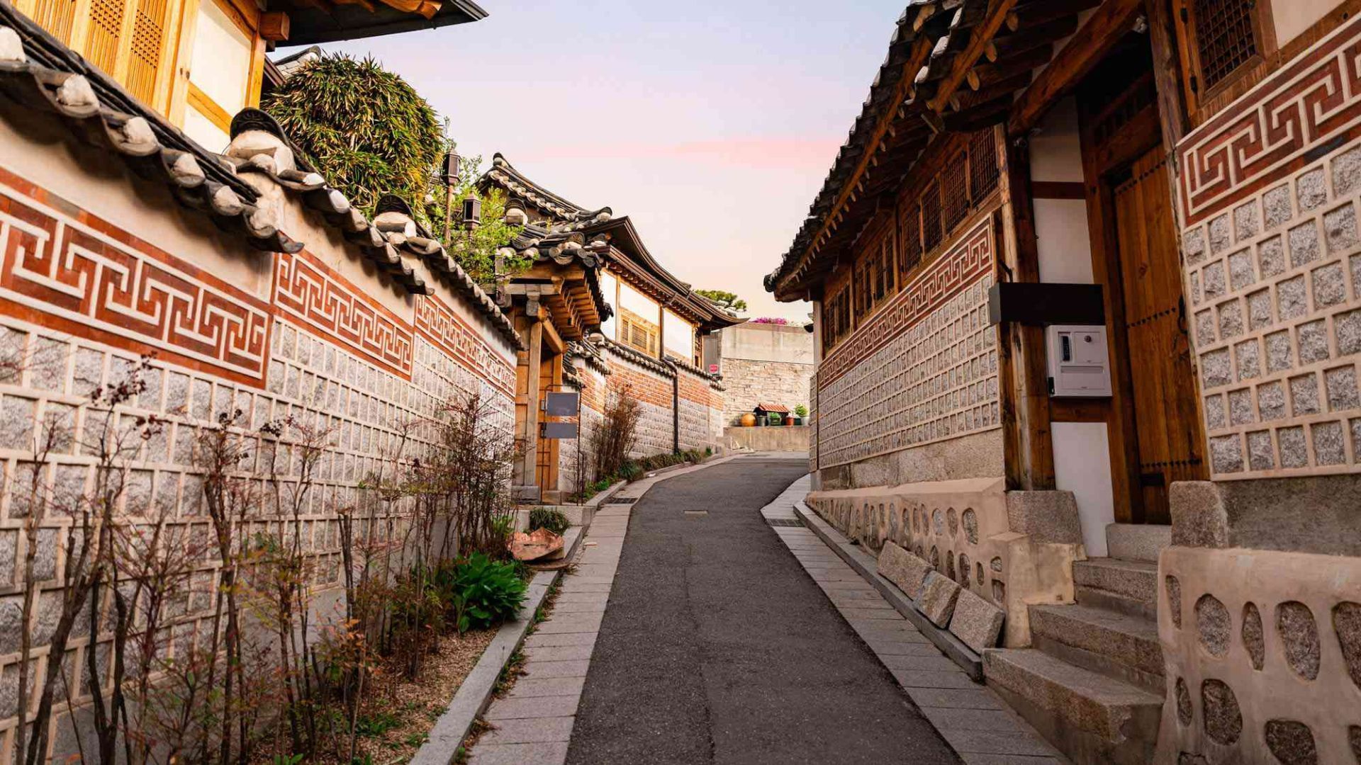 1920x1080 This Hidden Coffee Shop In Seoul Is Built Into A Traditional Korean 'Hanok'