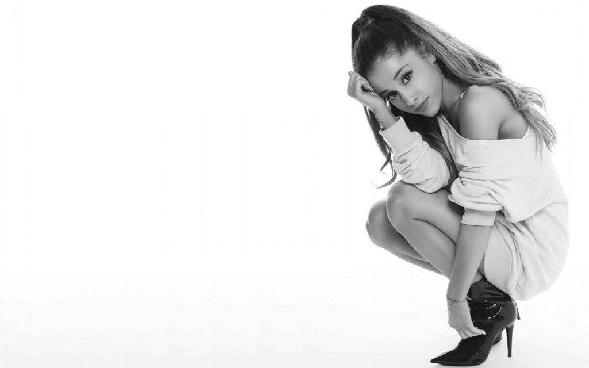 1920x1200 Ariana Grande Background