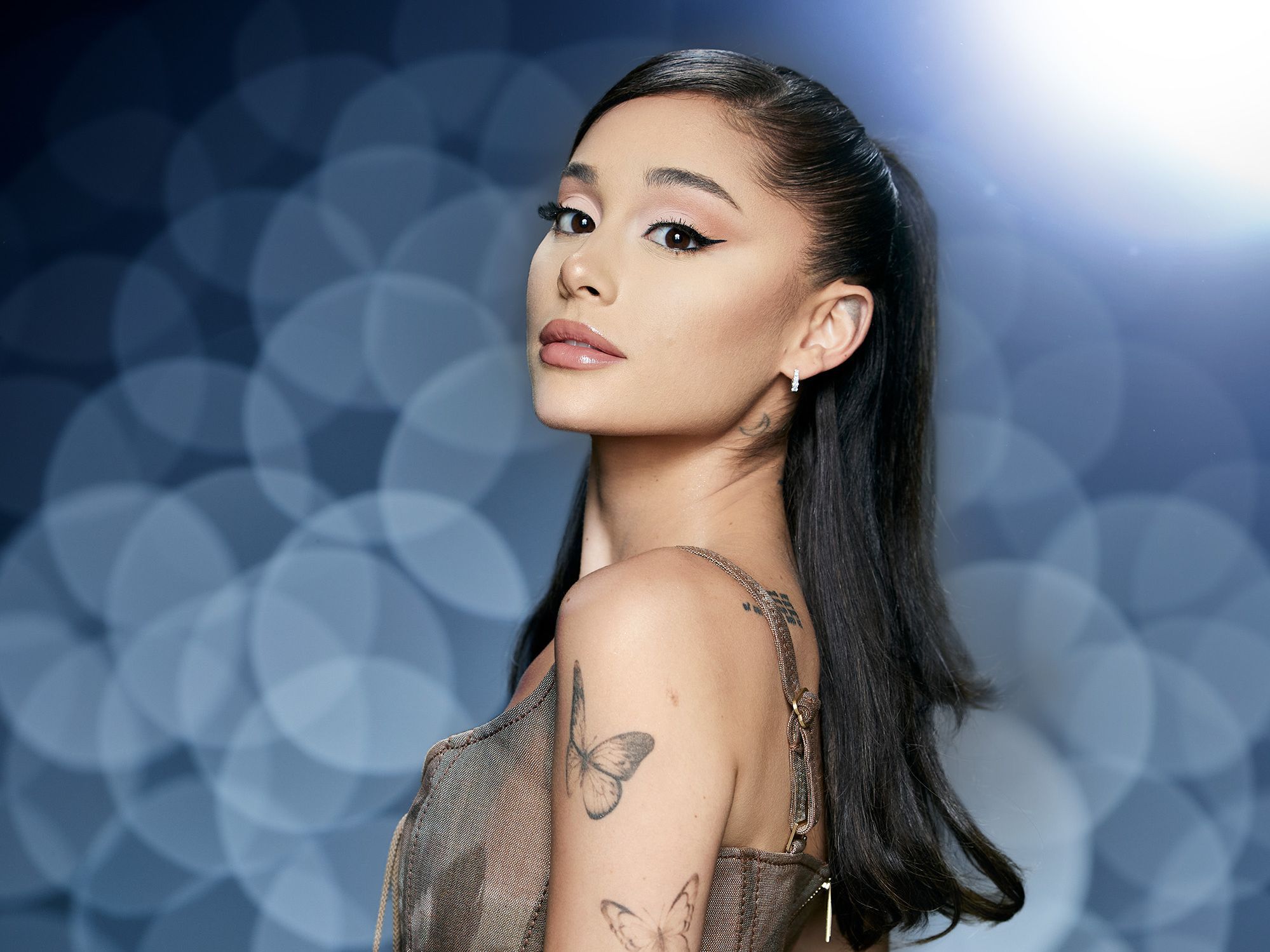 1999x1499 Ariana Grande Goes Vintage With Blonde Pigtails And Bangs For '60s Inspired Photohoot