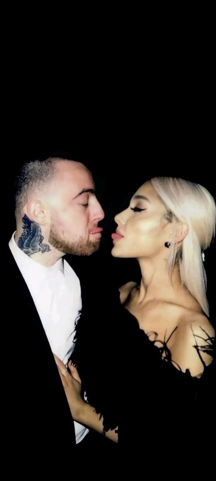 736x1637 Ariana Grande and Mac Miller