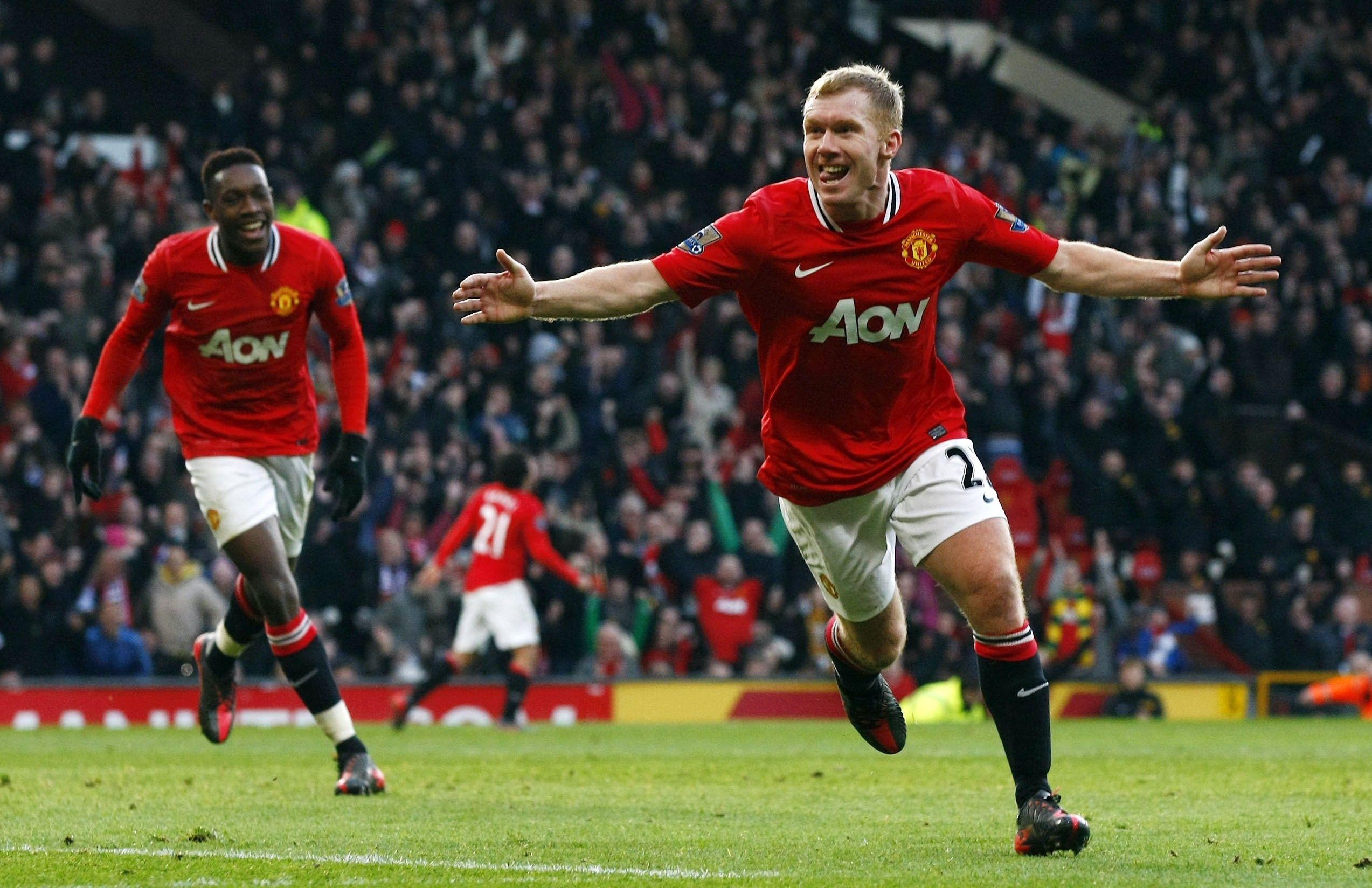 2546x1648 Champions Football Teams Paul Scholes Mufc Player Wallpaper