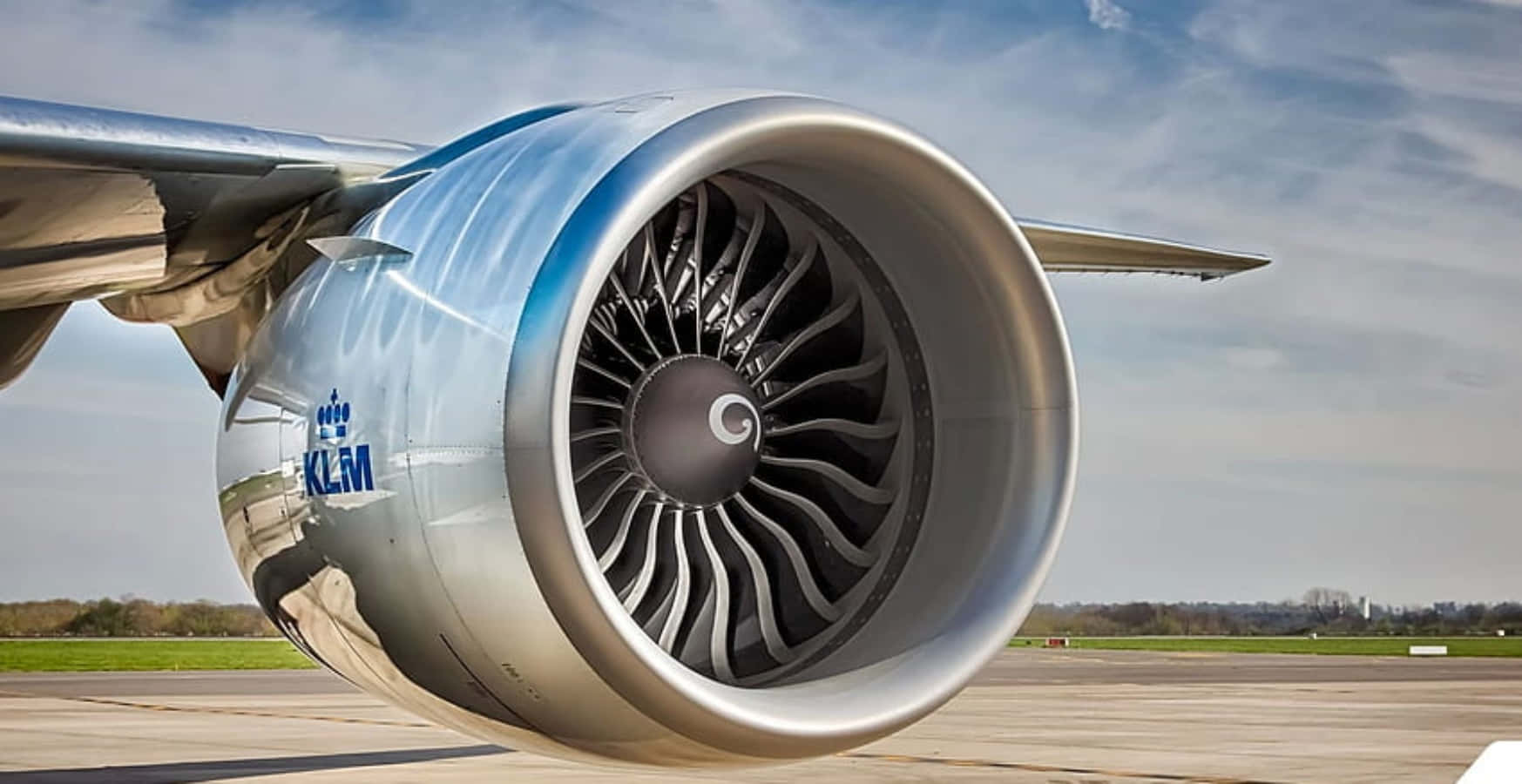 1747x900 Jet Engine Wallpaper