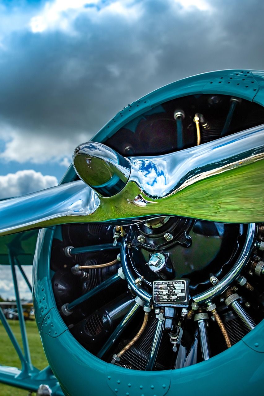 853x1280 Propeller Aircraft Engine