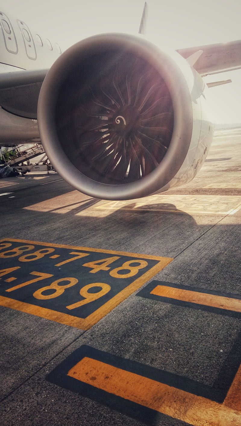 800x1415 HD jet engine wallpaper
