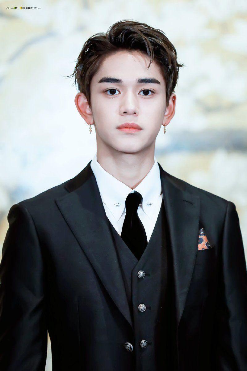 800x1200 Netizens Are Falling For NCT Lucas And His Model Like Visuals