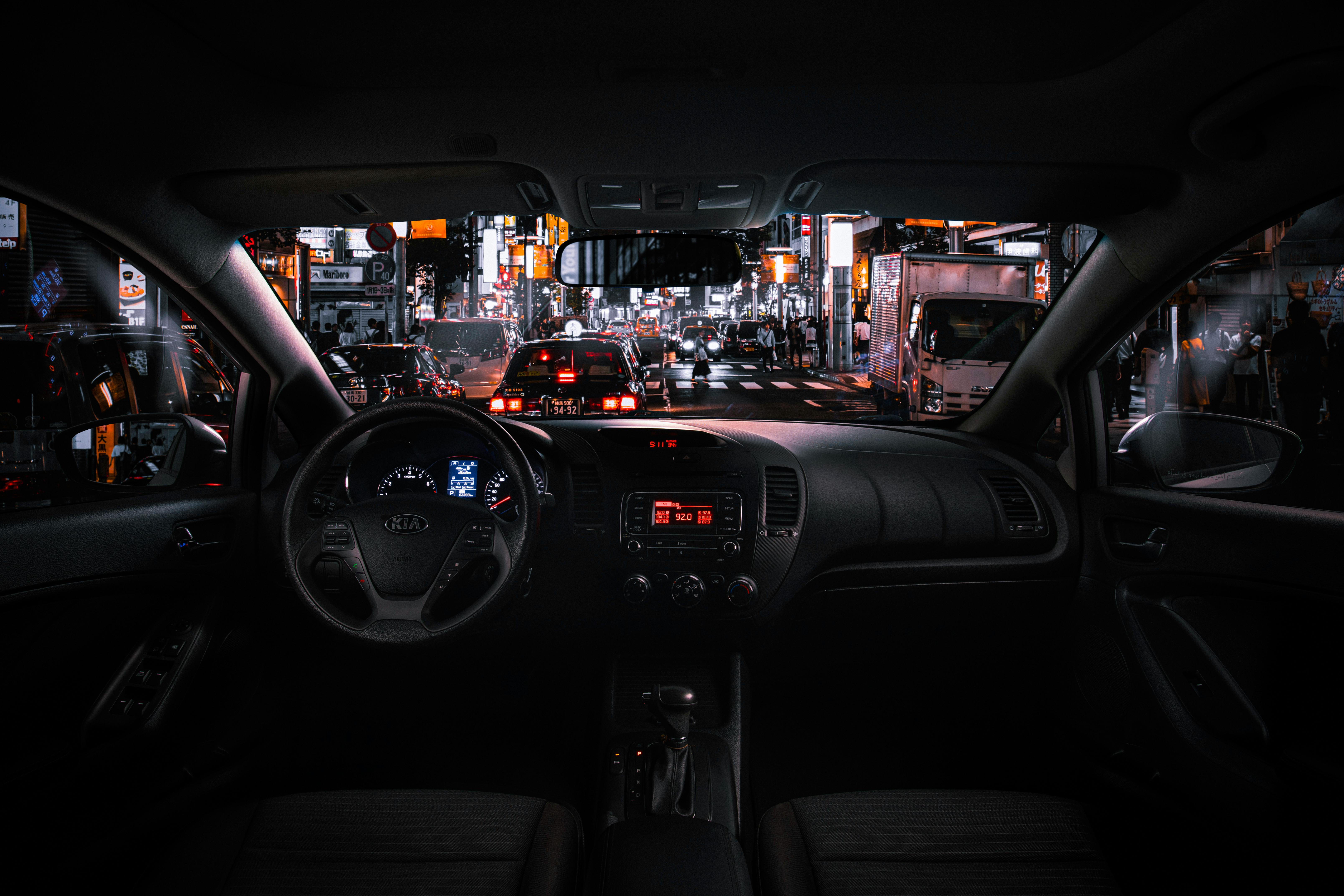 6439x4292 Black Car Steering Wheel and Interior during Night Time · Free