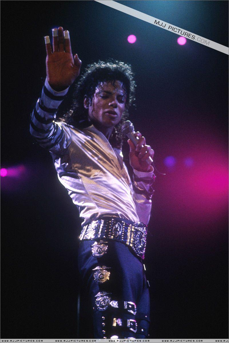 801x1200 MJ (Bad World Tour) Jackson Photo