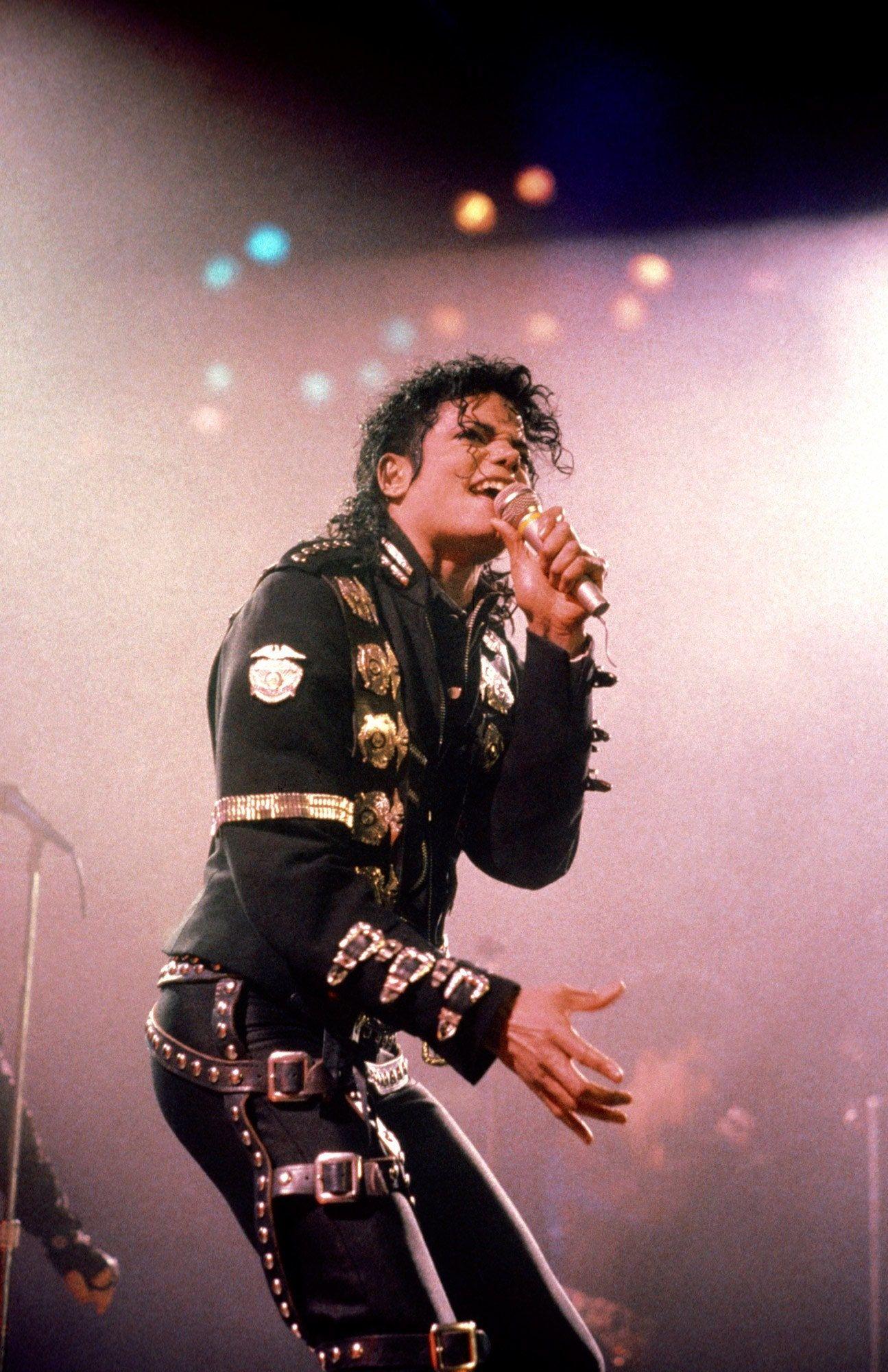 1295x2000 Happy Birthday, Michael Jackson! 21 Jackets Fit for the King