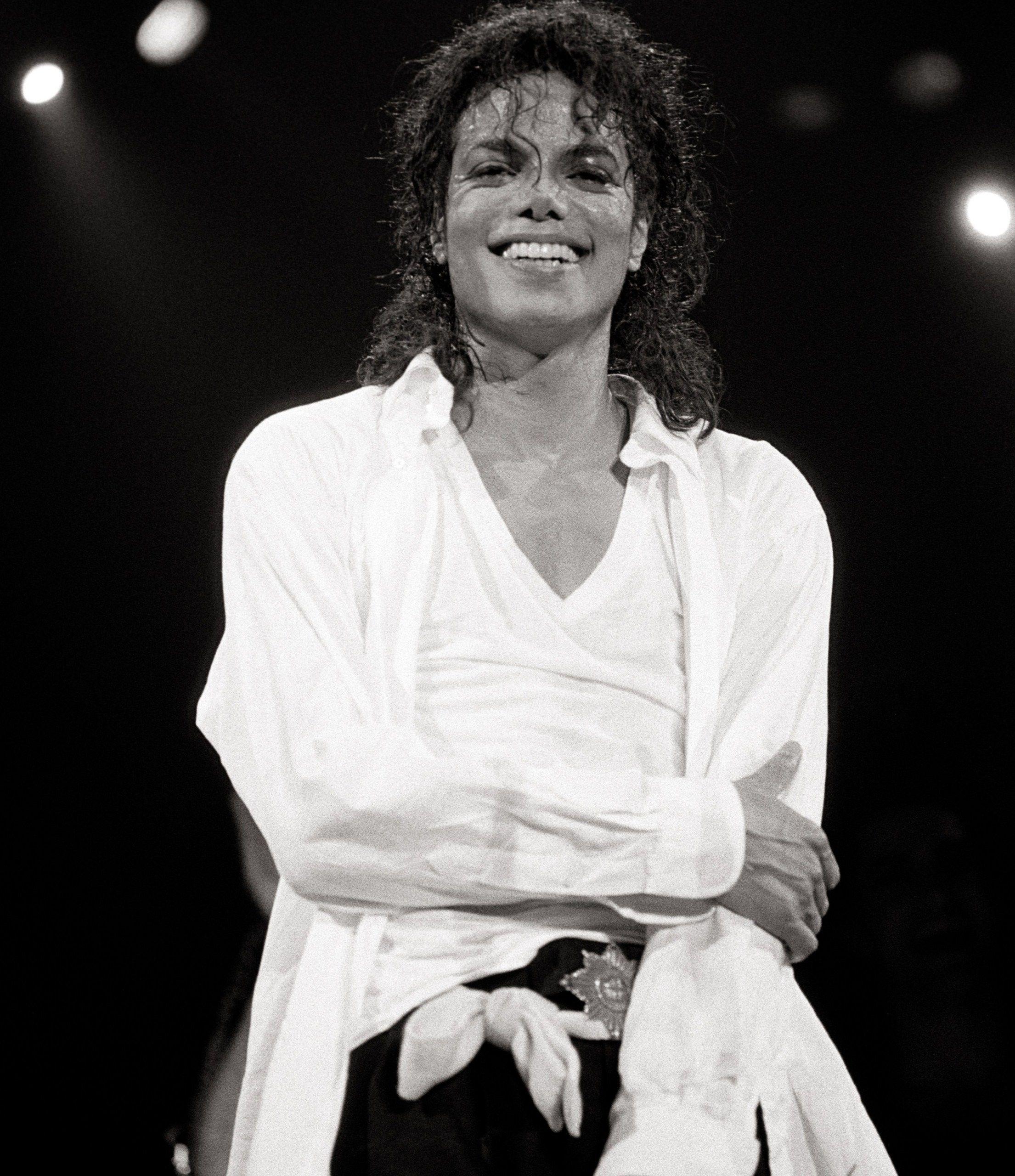 2210x2560 Bad Tour. Michael jackson bad, Michael jackson, Michael jackson pics