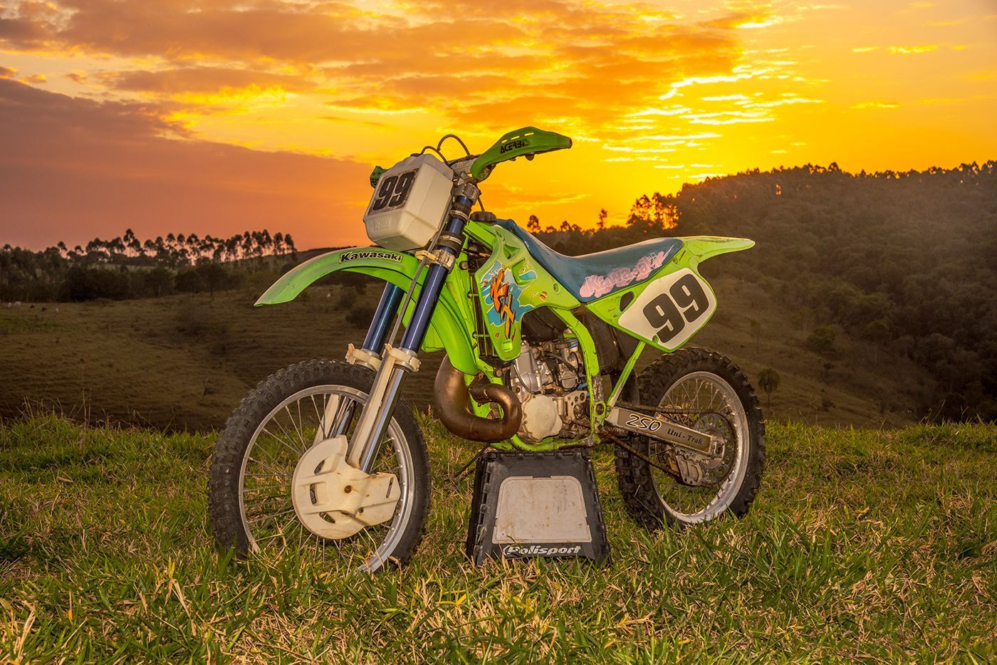 1400x934 KAWASAKI KX 250 1992 - Behance