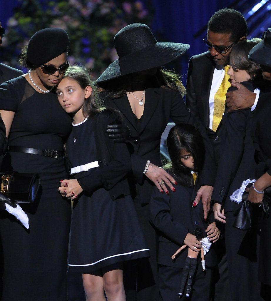 922x1024 Janet Jackson, La Toya Jackson, Tito Jackson, Prince Michael II