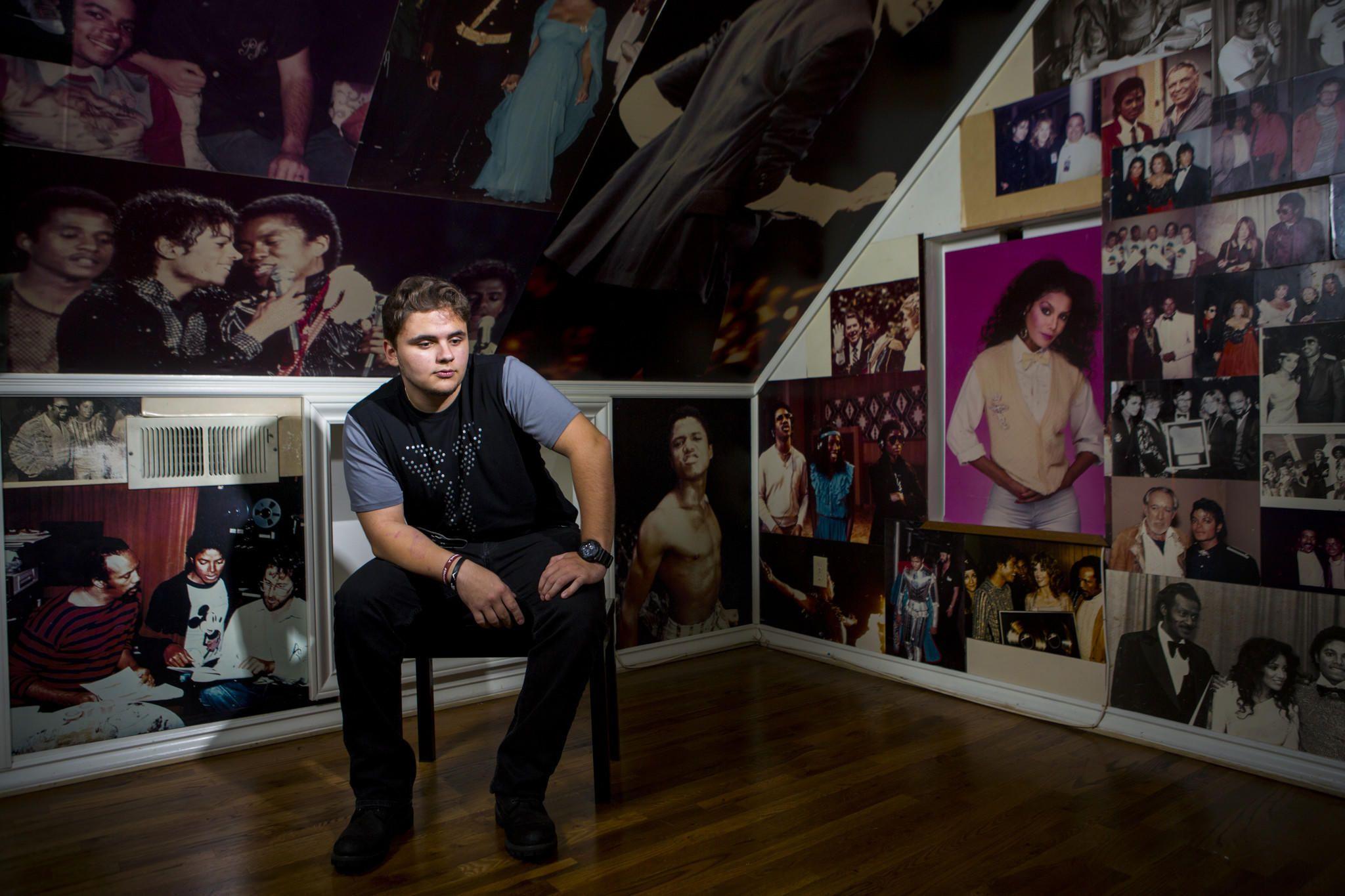 2048x1365 Prince Michael Jackson can't sing or dance. How he's still